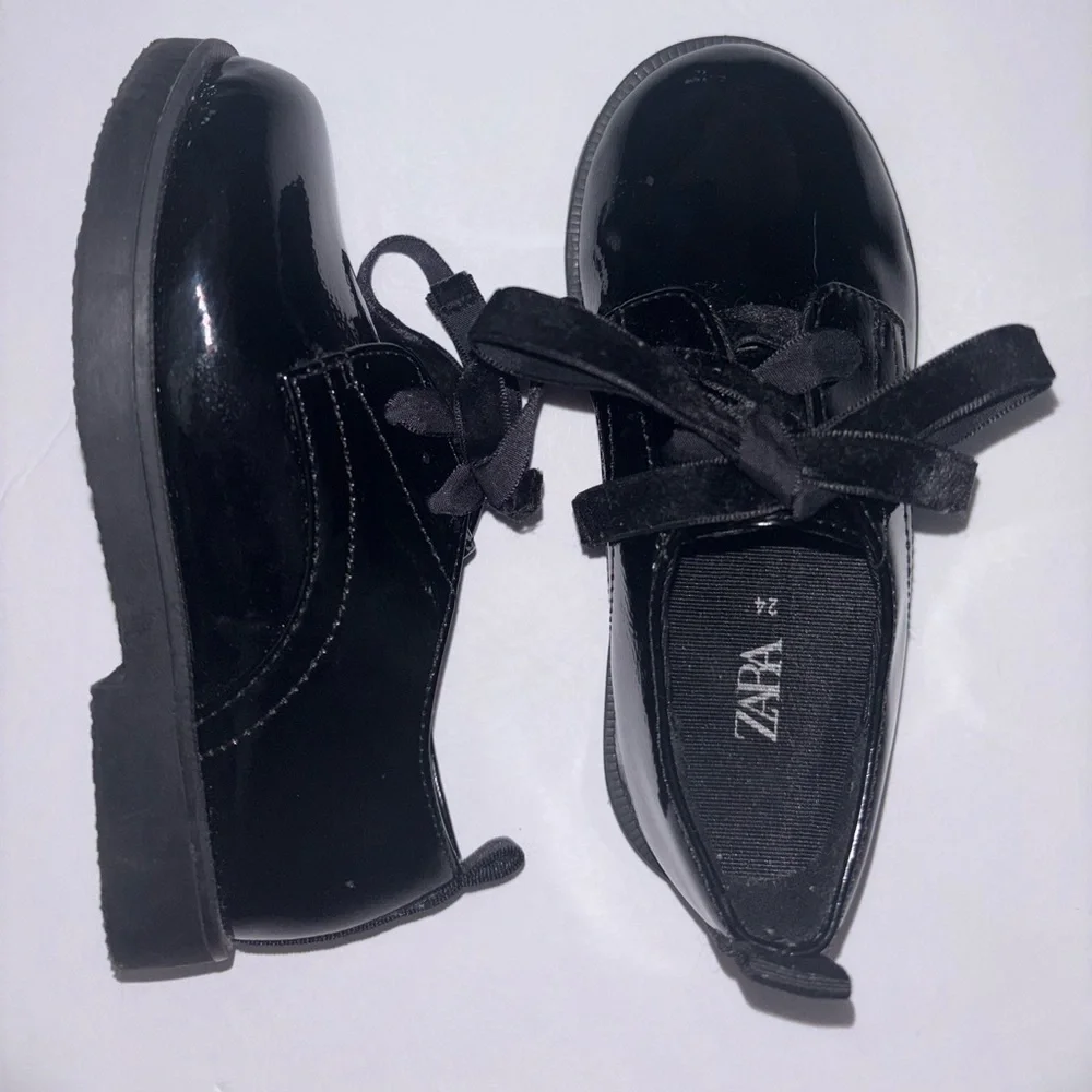 Zara Black Dress Shoes with Decorative Bows